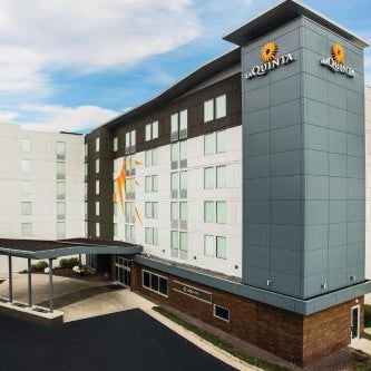 La Quinta Inn & Suites by Wyndham Winchester Thumbnail