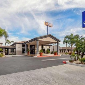 Comfort Inn & Suites Colton Thumbnail