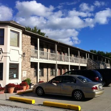 East Street Inn & Suites Thumbnail