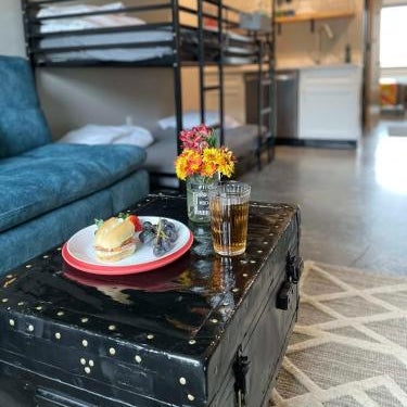 First Floor Suite Near St Louis With Pool Thumbnail