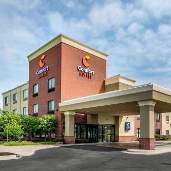 Comfort Suites Speedway - Kansas City Thumbnail