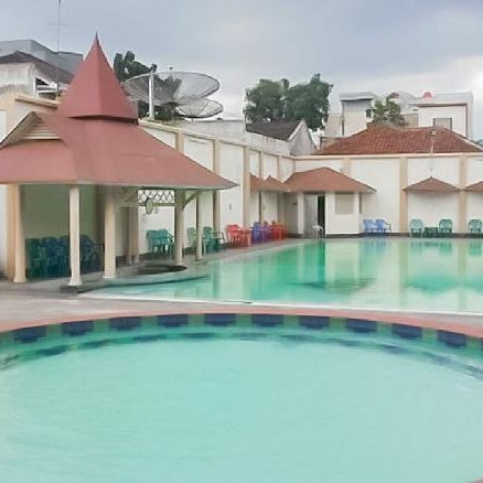 Urbanview Hotel Crown Tasikmalaya by RedDoorz