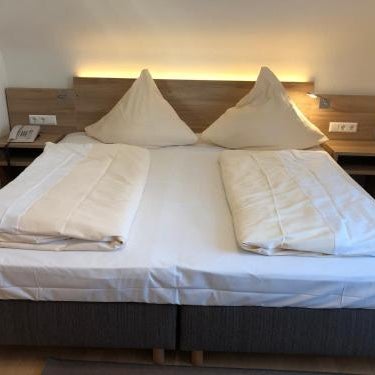 Hotel Rose Heidelberg inklusive Frühstück, Saunanutzung und Parkplätze nach Verfügbarkeit