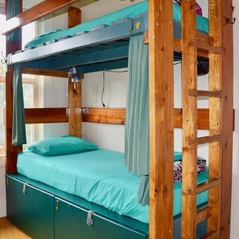 Green Tortoise Hostel Seattle Thumbnail