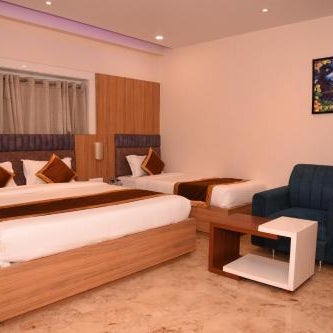 Hotel Ekta International !! 300 Mts From BABA BAIDYANATH DHAM TEMPLE !!