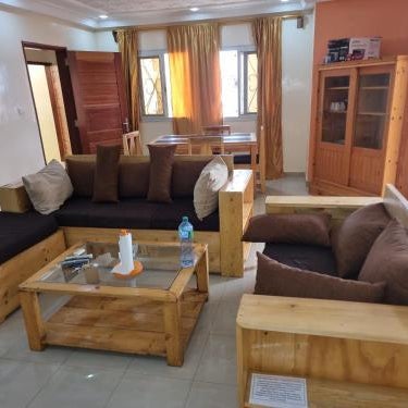 CHAMBRES PRIVEES CLIMATISEES-DOUCHES PERSONNELLES-NEFLIX-SALON Thumbnail