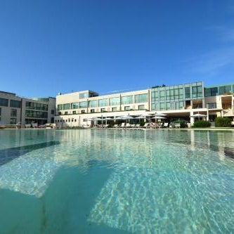 Pisa Tower Plaza Thumbnail