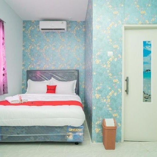 RedDoorz Plus near ITC Cempaka Mas 2 Thumbnail