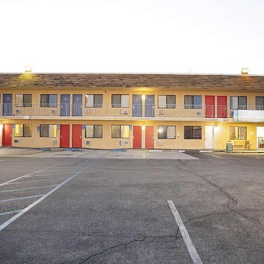 Clarion Pointe Ridgecrest Near China Lake Naval Station Thumbnail