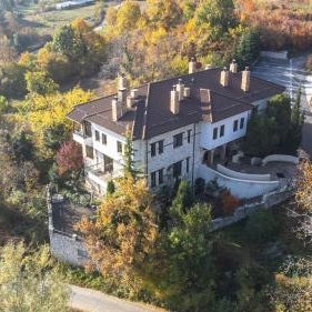 Alseides, The Home Experience