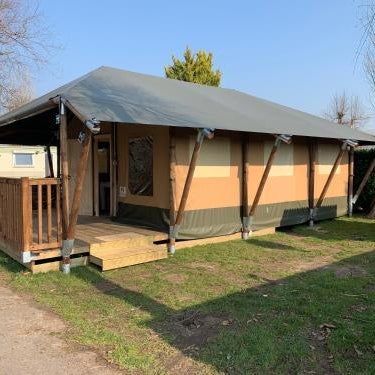 Glamour Glamping at little beach, fully heated
