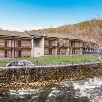 Econo Lodge Inn & Suites On The River Thumbnail