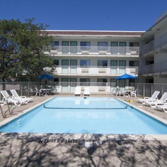 Motel 6-Roseville, MN - Minneapolis North Thumbnail