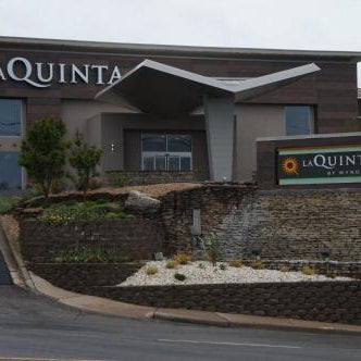 La Quinta Inn & Suites by Wyndham Branson Thumbnail
