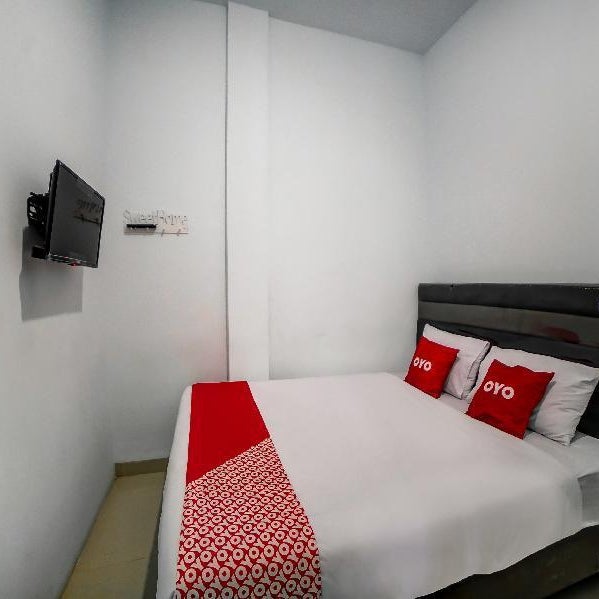 OYO 90994 Ada Guest House Thumbnail