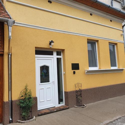 Jégmadár Apartman Thumbnail