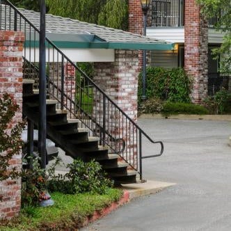 Grass Valley Courtyard Suites Thumbnail