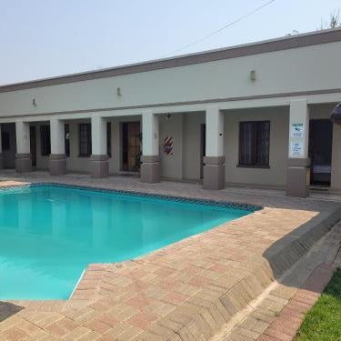 Molopo Naledi Guest Lodge