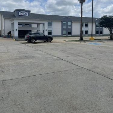 Baymont by Wyndham Iowa Lake Charles Thumbnail