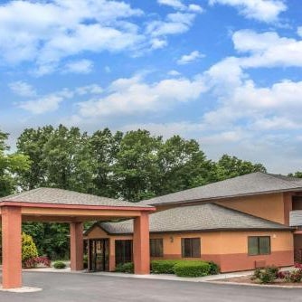 Days Inn by Wyndham Kingdom City Thumbnail