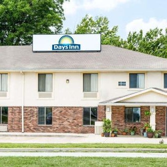 Days Inn by Wyndham Warrensburg Thumbnail