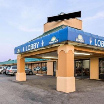 Days Inn by Wyndham Dickson Thumbnail