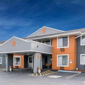 Super 8 by Wyndham Rochester Mayo Clinic Area Thumbnail