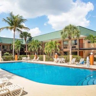 Super 8 by Wyndham North Palm Beach Thumbnail
