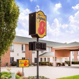 Super 8 by Wyndham Pekin/Peoria Area Thumbnail