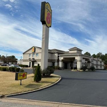 Super 8 by Wyndham Hernando Thumbnail