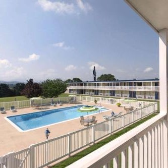 Days Inn by Wyndham Waynesboro Thumbnail