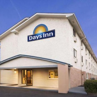 Days Inn by Wyndham Greenwood SC Thumbnail