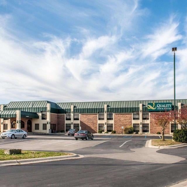 Quality Inn & Suites Shelbyville I-74 Thumbnail