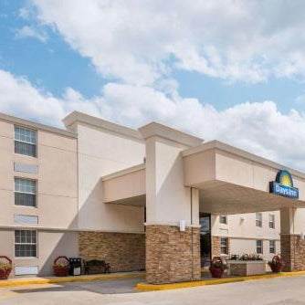 Days Inn by Wyndham Gillette Thumbnail