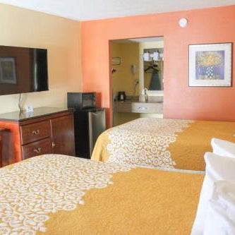 Rose Garden Inn & Suites Thomasville Thumbnail