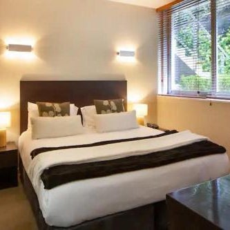 Stunning 1 Bedroom Studio Apartment Thumbnail