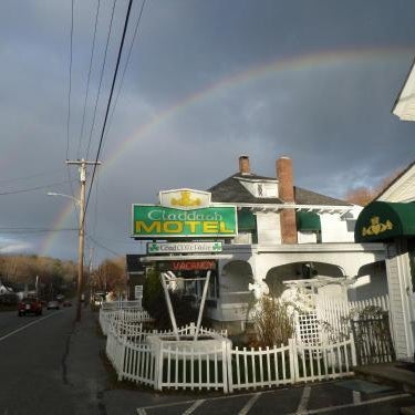Claddagh Motel & Suites Thumbnail