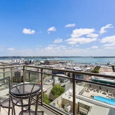 Stunning view studio with Balcony - Gym, Pool and Free Parking! Thumbnail