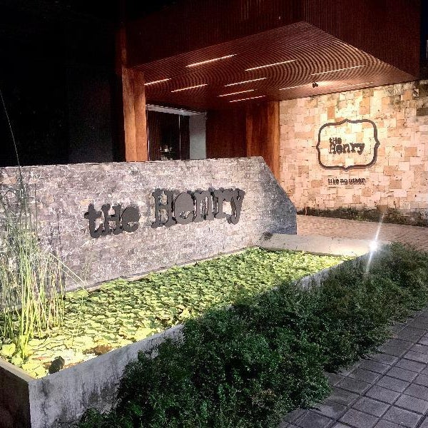 The Henry Hotel Roost Bacolod Thumbnail