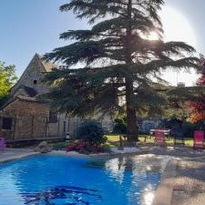 Auberge du Relais d'Auniac - Hôtel Bar Restaurant Piscine