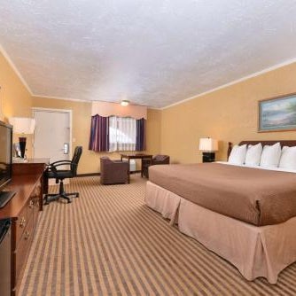 Executive Plus Inn and Suites Thumbnail