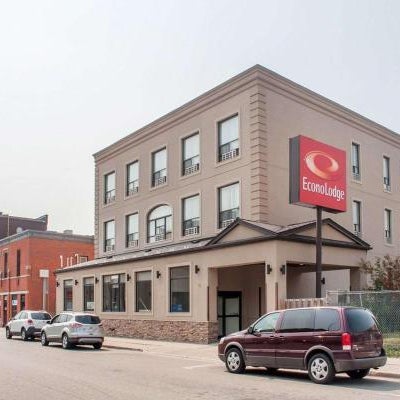 Woodstock Inn and Suites Thumbnail