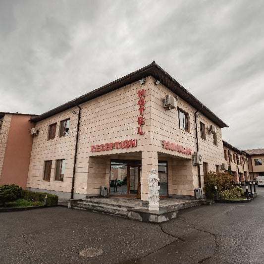 La Defense Hotel Thumbnail