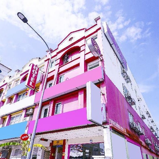 OYO 90486 New Station Hotel