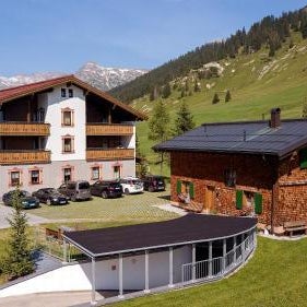 Gasthaus & Pension Alphorn