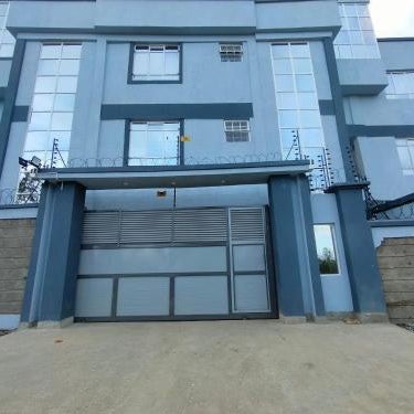 One bedroom unit with wi-fi & parking Thumbnail