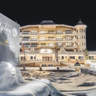 Traumhotel Alpina - 4 Sterne Superior Luxushotel-direkt bei der Gondelbahn