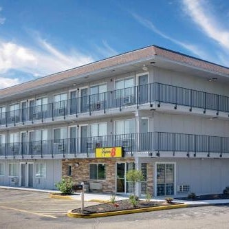 Super 8 by Wyndham Florence Thumbnail
