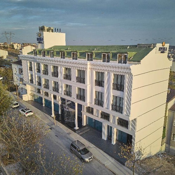 Operla Airport Hotels, Trademark Collection by Wyndham Thumbnail