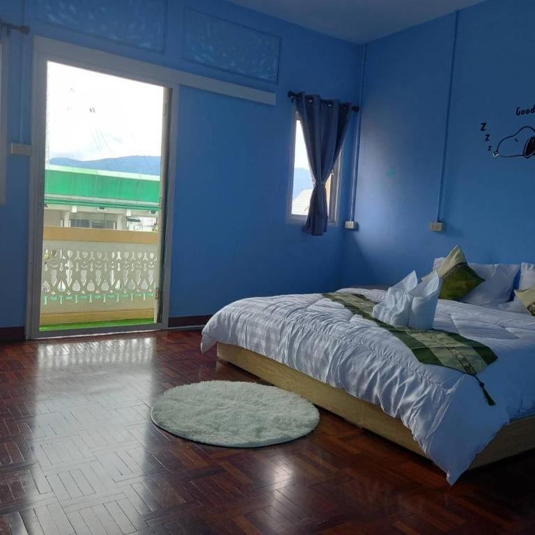 Chiangmai First House & Tour
